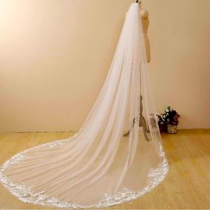 Floor-Length Ivory Floral Lace Wedding Veil